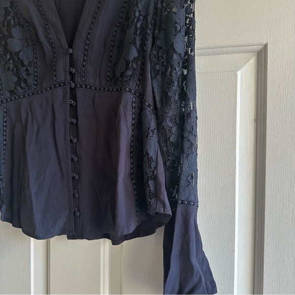 ASTR THE LABEL Hallie Lace Crochet Panels Bell Sleeve Button Blouse Sz Med Goth - Picture 4 of 11